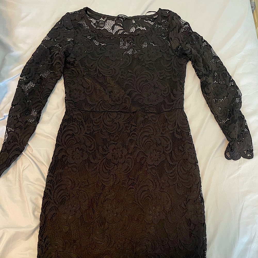 Black Lace Form-Fitting Dress